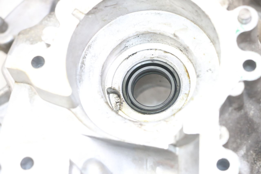 photo de CARTER MOTEUR DROIT PEUGEOT KISBEE 2T 50 (2018 - 2022) - Détails caractéristiques