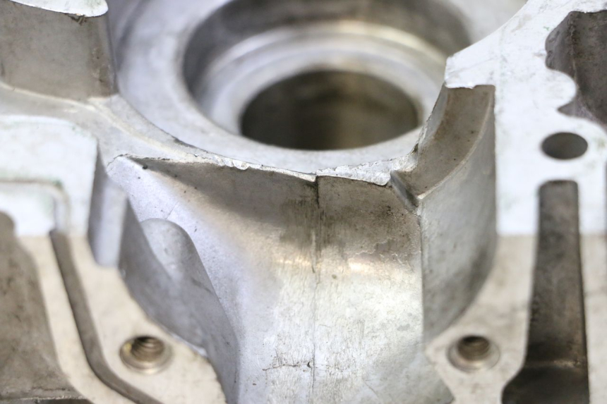 photo de CARTER MOTEUR DROIT PEUGEOT KISBEE 2T 50 (2018 - 2022) - État de surface