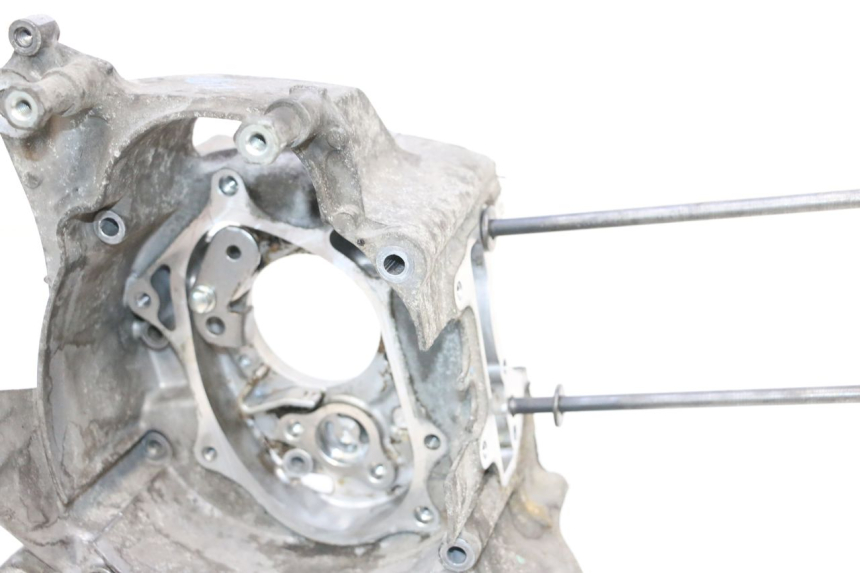 photo de CARTER MOTEUR DROIT HONDA PCX (JF57/JF64) 125 (2014 - 2018) - Détails caractéristiques