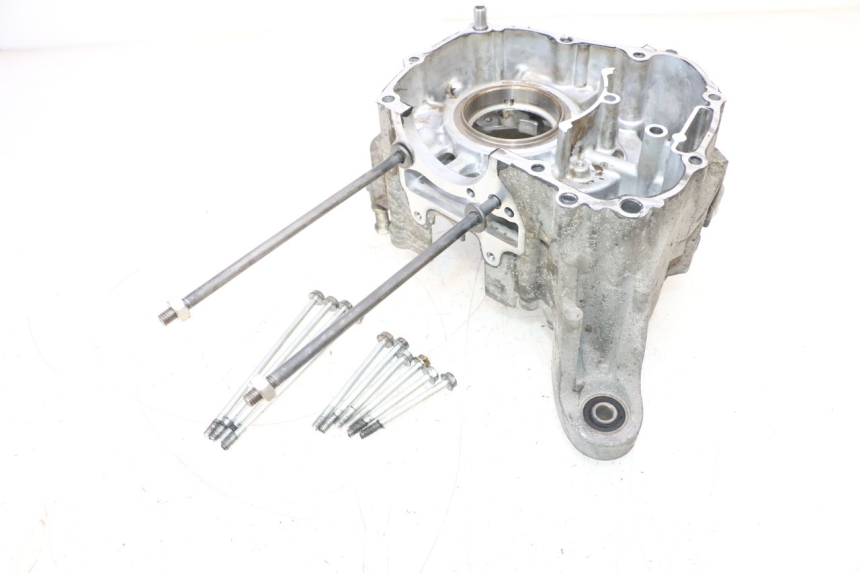 photo de CARTER MOTEUR DROIT HONDA PCX (JF57/JF64) 125 (2014 - 2018) - Autre angle de vue