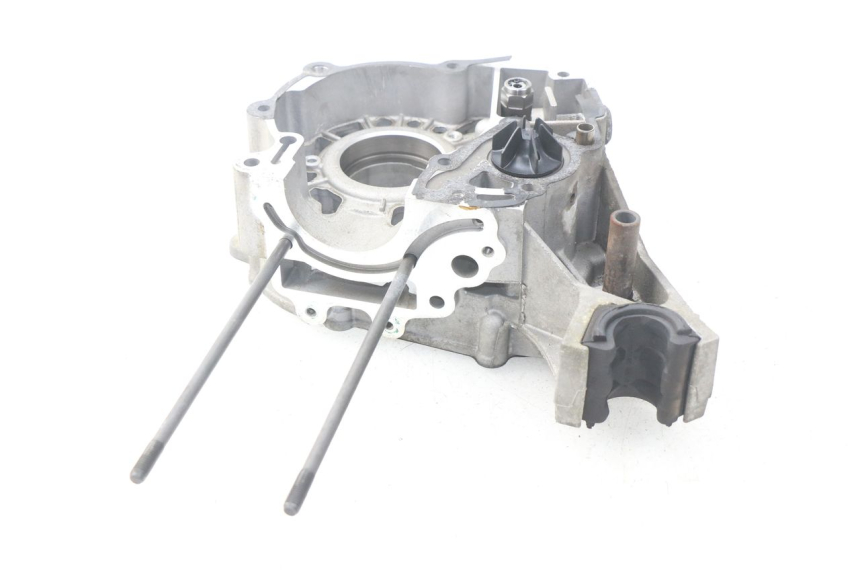 photo de CARTER MOTEUR DROIT PEUGEOT SATELIS 125 (2013 - 2018) - Autre angle de vue