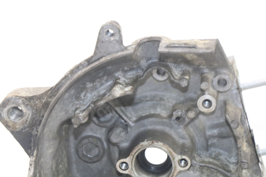 photo de CARTER MOTEUR DROIT HONDA SCV LEAD 100 (2003 - 2007) - Autre angle de vue