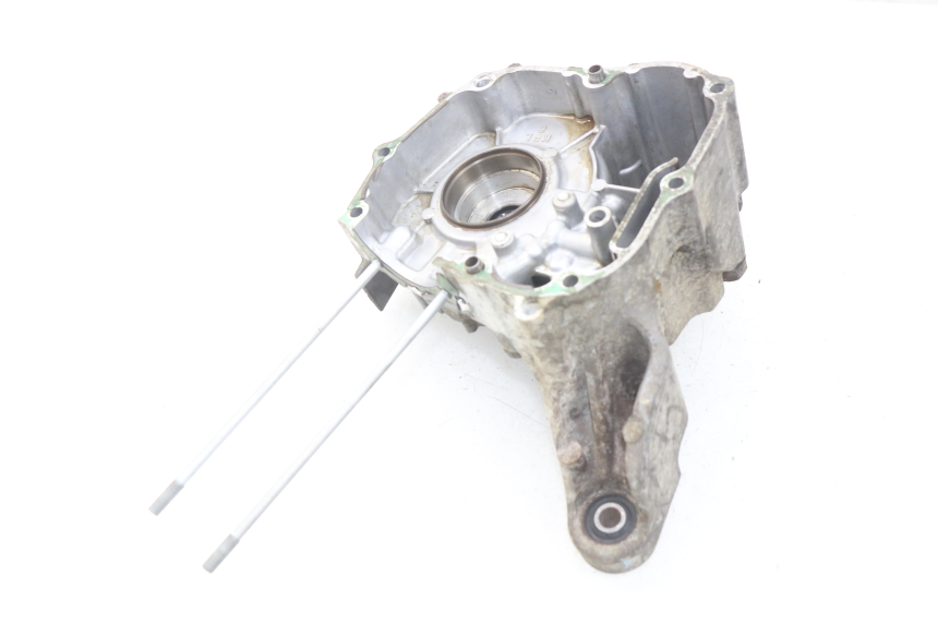 photo de CARTER MOTEUR DROIT HONDA SCV LEAD 100 (2003 - 2007) - Points de fixation