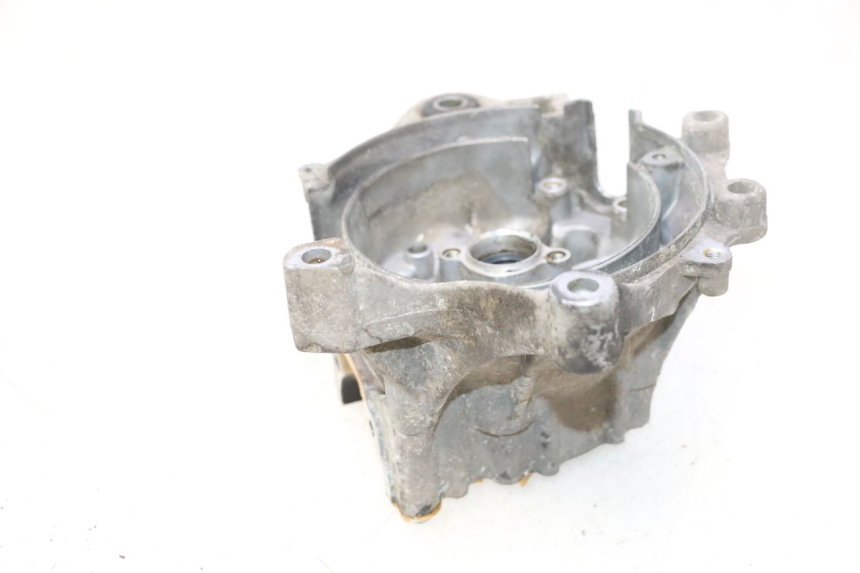 photo de CARTER MOTEUR DROIT PEUGEOT TREKKER 50 (1995 - 2004) - Gros plan technique
