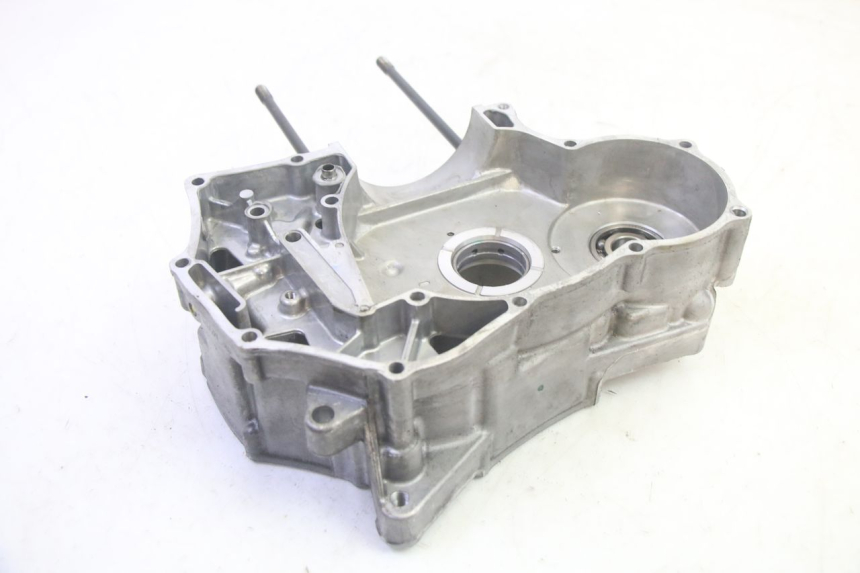 photo de CARTER MOTEUR DROIT YAMAHA TRICITY 300 (2020 - 2024) - Points de fixation