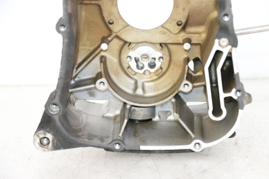 photo de CARTER MOTEUR DROIT YAMAHA X-MAX XMAX 125 (2010 - 2013) - Vue d’ensemble