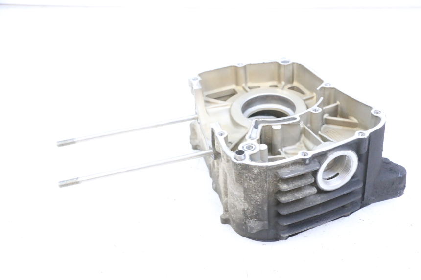 photo de CARTER MOTEUR DROIT YAMAHA X-MAX XMAX 125 (2010 - 2013) - Vue d’ensemble