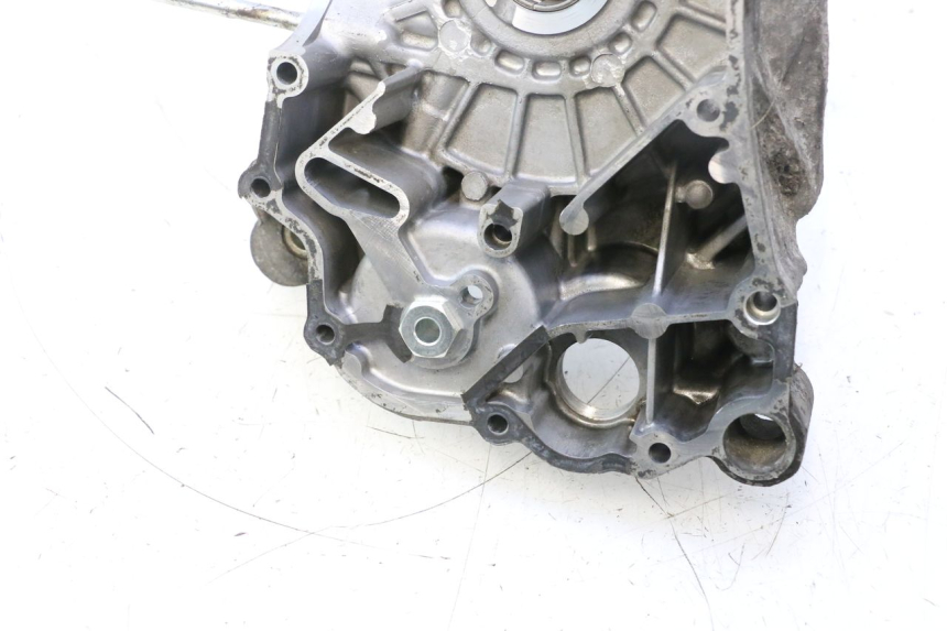 photo de CARTER MOTEUR DROIT PIAGGIO X9 EVOLUTION 125 (2003 - 2007) - État de surface