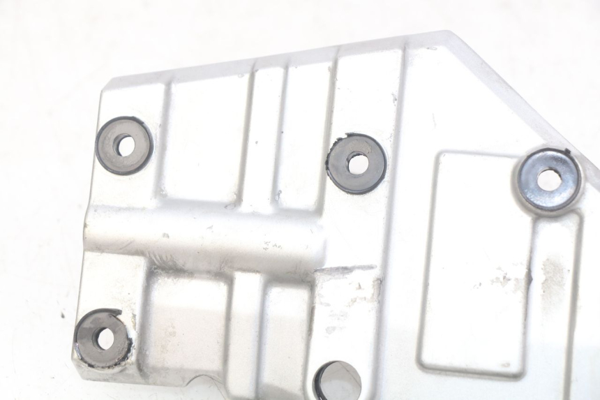 photo de CARTER MOTEUR DROIT KAWASAKI ZX-6R ZX6R 600 (1995 - 1997) - Points de fixation