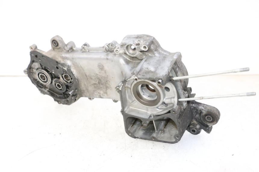 photo de CARTER MOTEUR GAUCHE KYMCO AGILITY 4T 50 (2005 - 2018) - Points de fixation