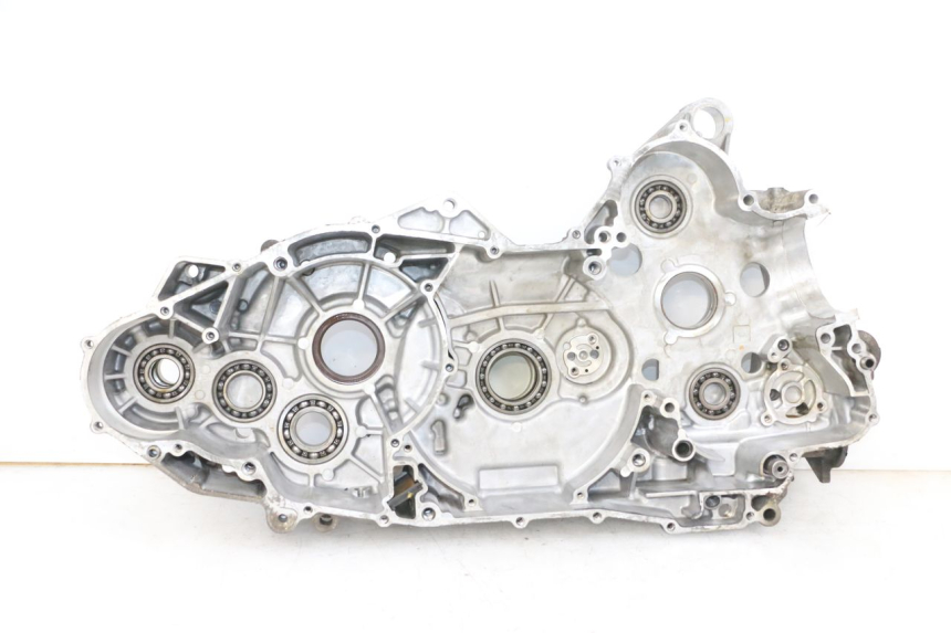 photo de CARTER MOTEUR GAUCHE SUZUKI BURGMAN 650 (2013 - 2020) - Focus structure