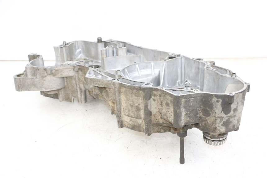 photo de CARTER MOTEUR GAUCHE SUZUKI BURGMAN 650 (2013 - 2020) - État de surface