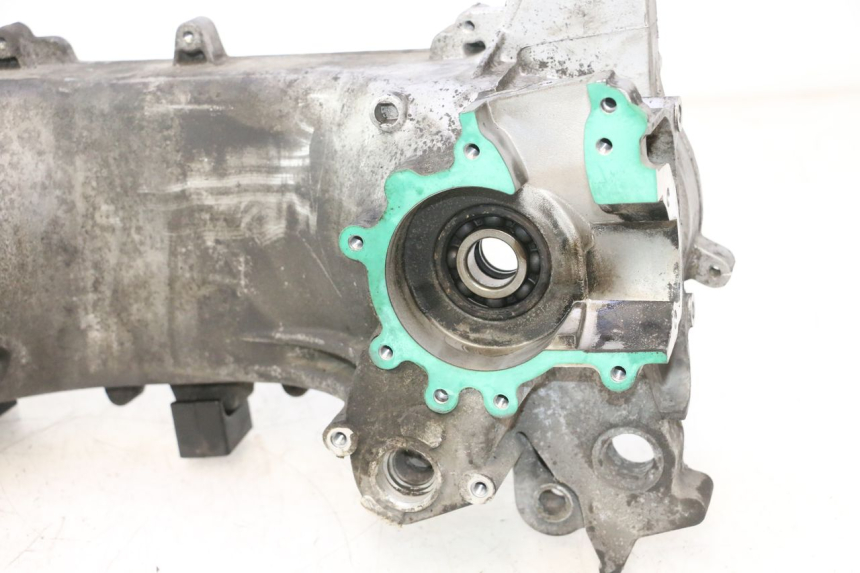 photo de CARTER MOTEUR GAUCHE PEUGEOT CITYSTAR 2T 50 (2018 - 2021) - Gros plan technique