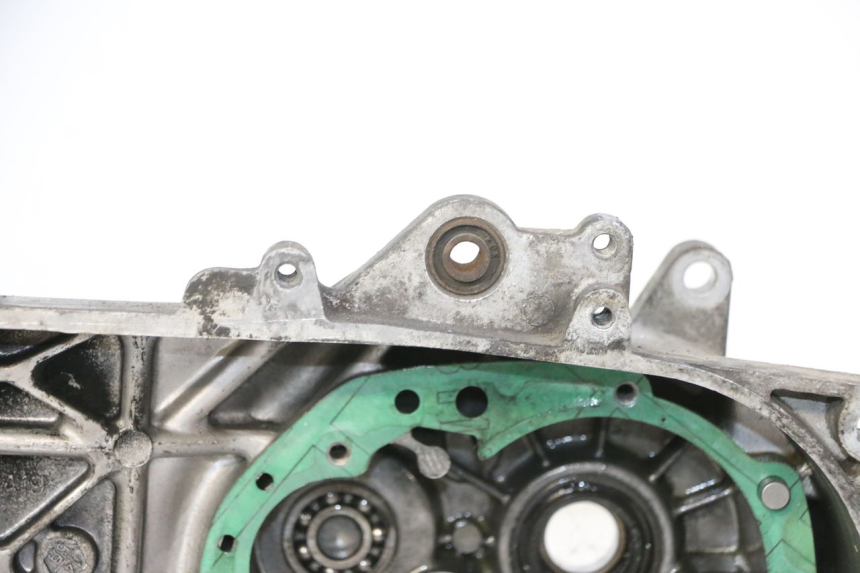 photo de CARTER MOTEUR GAUCHE PEUGEOT CITYSTAR 50 (2013 - 2017) - Gros plan technique