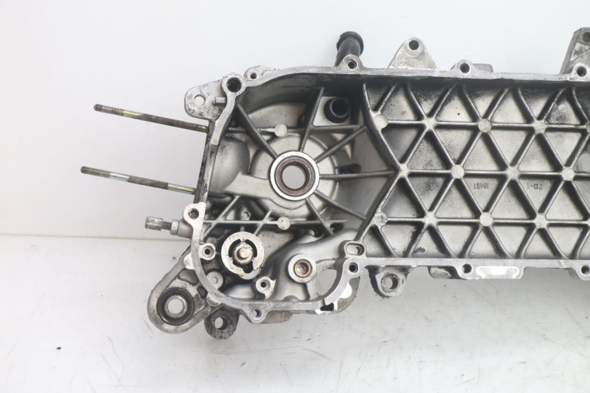 photo de CARTER MOTEUR GAUCHE PIAGGIO FLY 2T 50 (2004 - 2017) - Détail de la pièce
