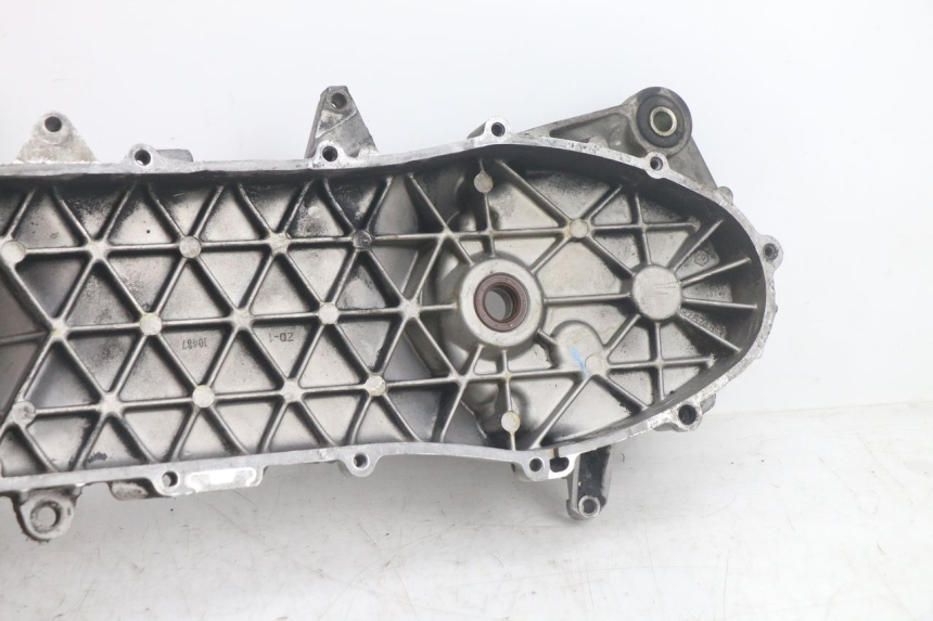photo de CARTER MOTEUR GAUCHE PIAGGIO FLY 2T 50 (2004 - 2017) - Autre angle de vue