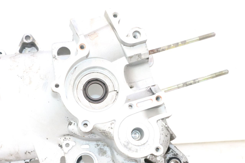 photo de CARTER MOTEUR GAUCHE PIAGGIO FLY 2T 50 (2004 - 2017) - Autre angle de vue