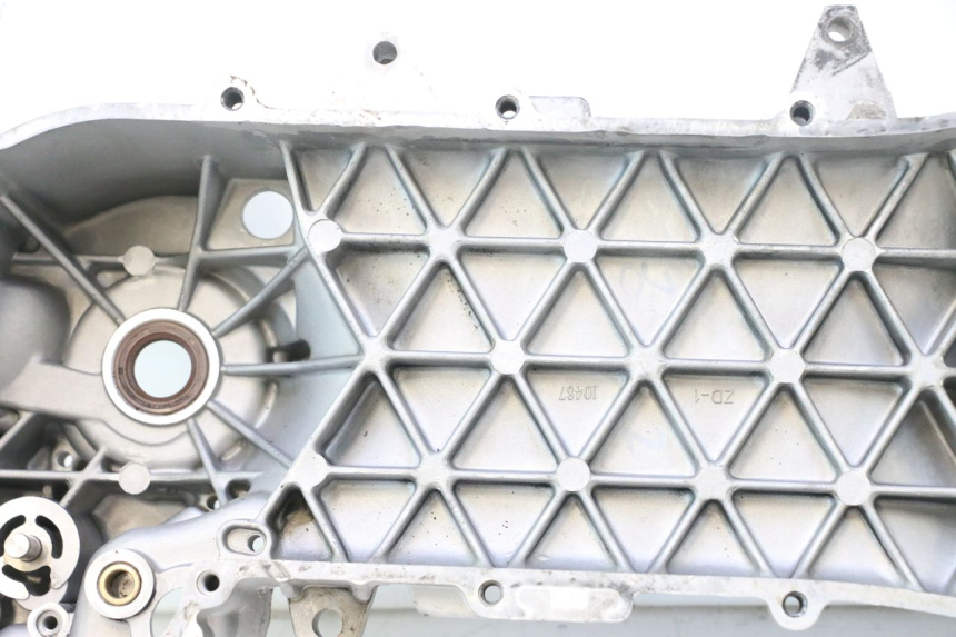 photo de CARTER MOTEUR GAUCHE PIAGGIO FLY 2T 50 (2004 - 2017) - État de surface