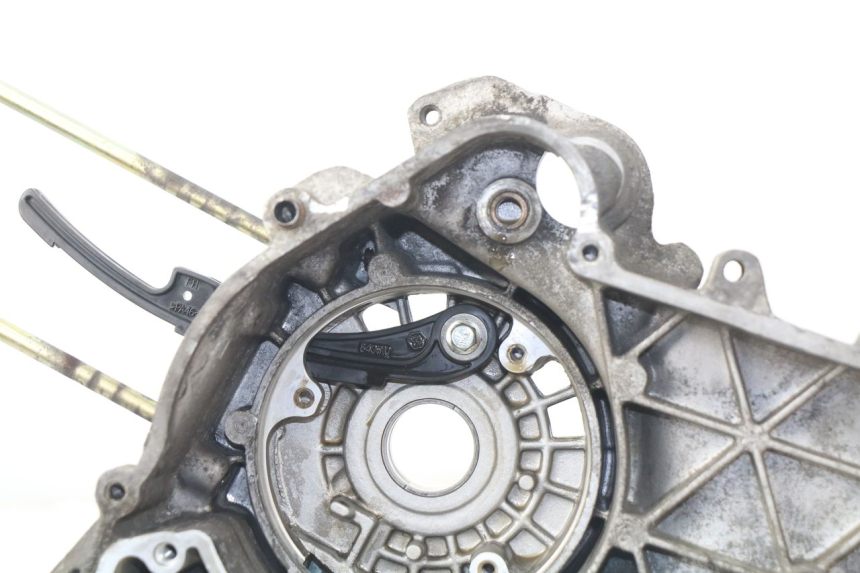 photo de CARTER MOTEUR GAUCHE PIAGGIO FLY 125 (2005 - 2012) - Points de fixation