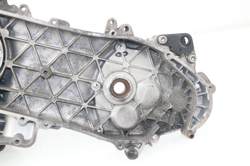 photo de CARTER MOTEUR GAUCHE PIAGGIO FLY 125 (2005 - 2012) - État de surface