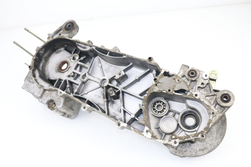 photo de CARTER MOTEUR GAUCHE REVATTO FUTURA GT 125 (2006 - 2008) - Autre angle de vue