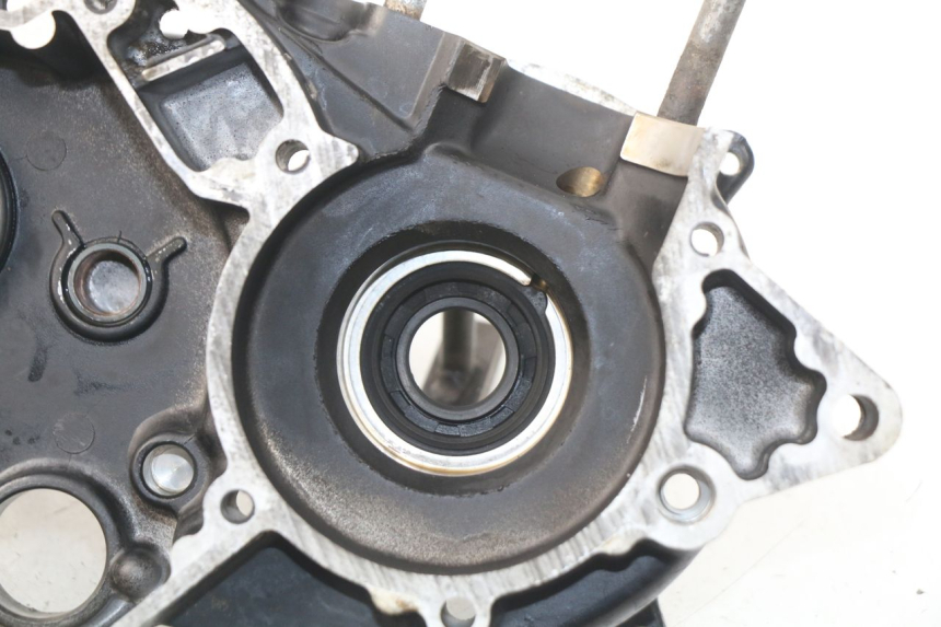 photo de CARTER MOTEUR GAUCHE SUZUKI JR 80 (2001 - 2006) - Zoom état d’usage
