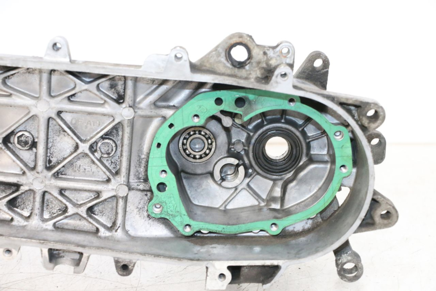 photo de CARTER MOTEUR GAUCHE PEUGEOT KISBEE 2T 50 (2010 - 2017) - Zoom qualité