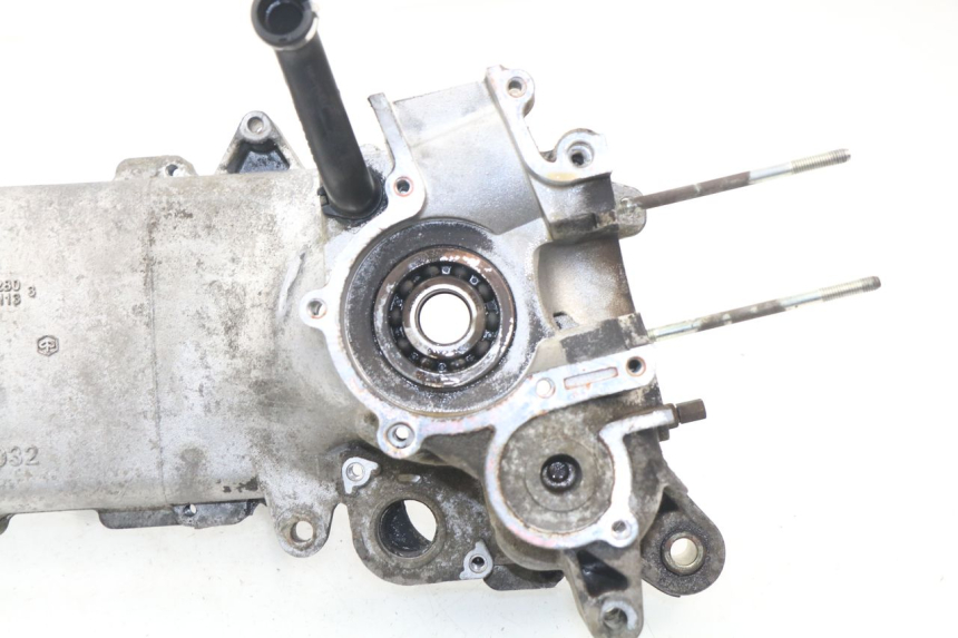 photo de CARTER MOTEUR GAUCHE PIAGGIO LIBERTY 2T 50 (2009 - 2013) - Autre angle de vue