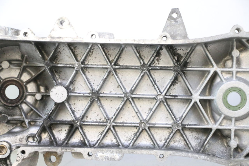 photo de CARTER MOTEUR GAUCHE PIAGGIO LIBERTY 50 (1998 - 2003) - Marquages et références