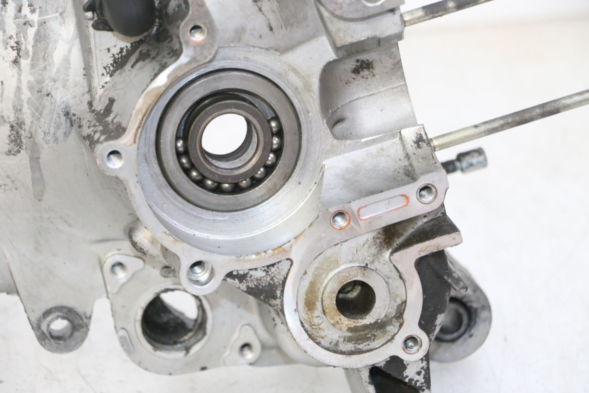 photo de CARTER MOTEUR GAUCHE PIAGGIO NEW TYPHOON 50 (2010 - 2017) - Vue rapprochée