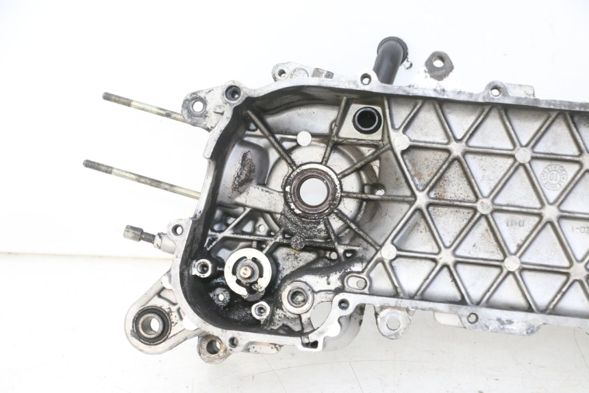 photo de CARTER MOTEUR GAUCHE PIAGGIO NEW TYPHOON 50 (2010 - 2017) - Autre angle de vue