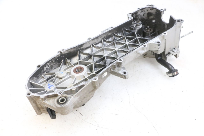 photo de CARTER MOTEUR GAUCHE PIAGGIO NEW TYPHOON 50 (2018 - 2021) - Points de fixation