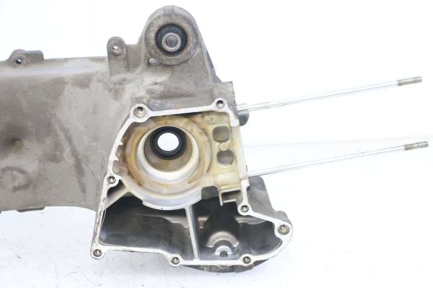 photo de CARTER MOTEUR GAUCHE MBK OVETTO 4T 50 (2008 - 2016) - Autre angle de vue