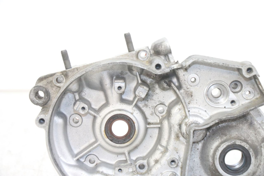 photo de CARTER MOTEUR GAUCHE GILERA RK 50 (1996 - 1999) - Zoom composants