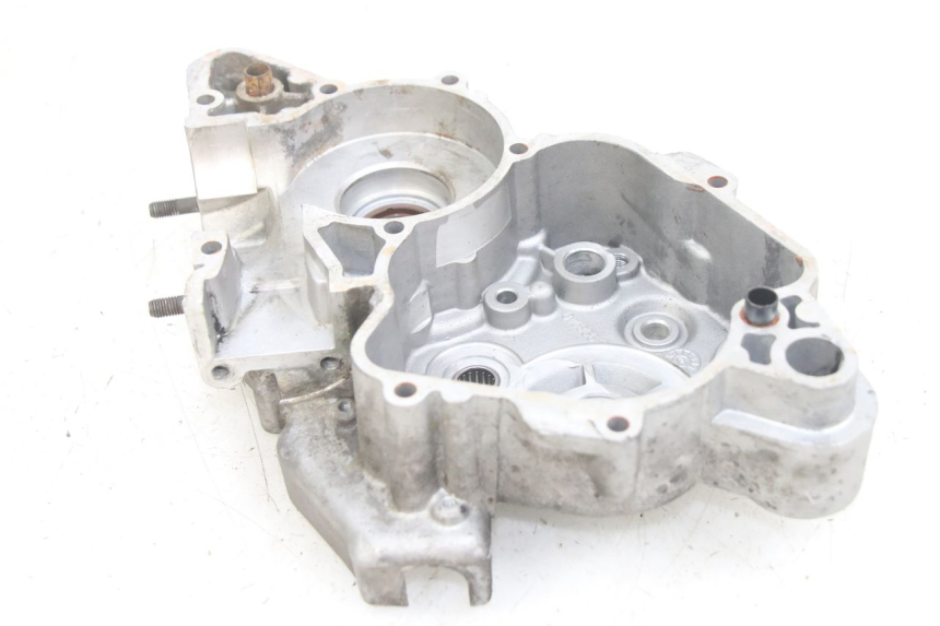 photo de CARTER MOTEUR GAUCHE GILERA RK 50 (1996 - 1999) - Gros plan technique