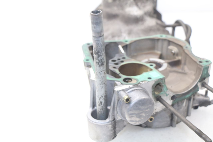 photo de CARTER MOTEUR GAUCHE APRILIA SCARABEO GT 125 (1999 - 2007) - Points de fixation