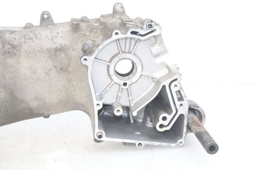photo de CARTER MOTEUR GAUCHE APRILIA SCARABEO LIGHT 125 (2007 - 2011) - Vue produit