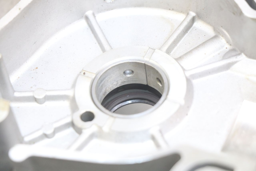 photo de CARTER MOTEUR GAUCHE APRILIA SCARABEO LIGHT 125 (2007 - 2011) - Gros plan technique