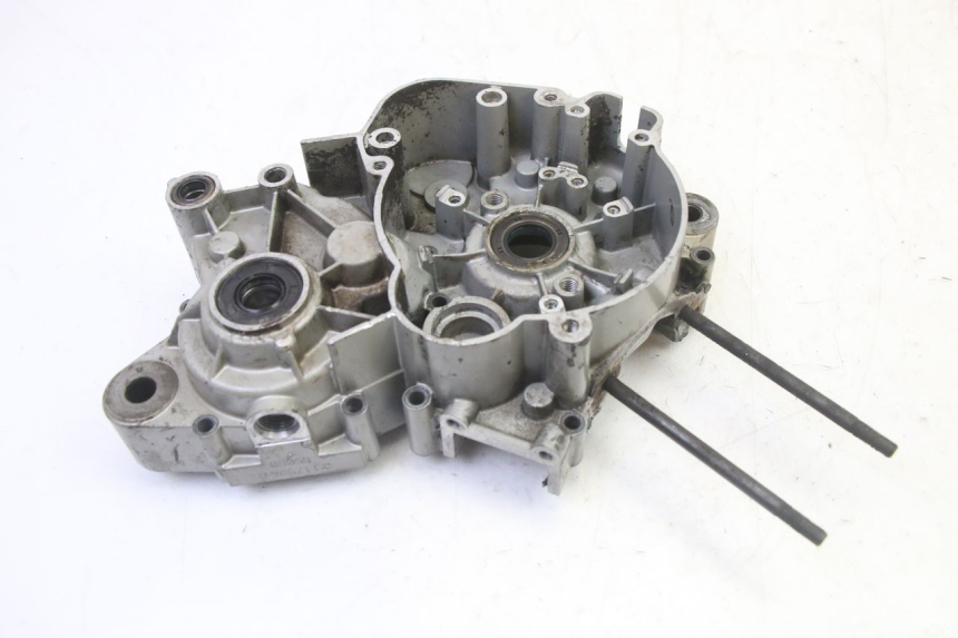 photo de CARTER MOTEUR GAUCHE DERBI SENDA SM DRD 50 (2008 - 2013) - Autre angle de vue