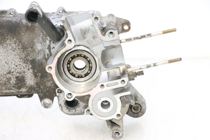 photo de CARTER MOTEUR GAUCHE PIAGGIO TYPHOON 50 (2000 - 2009) - Zoom composants