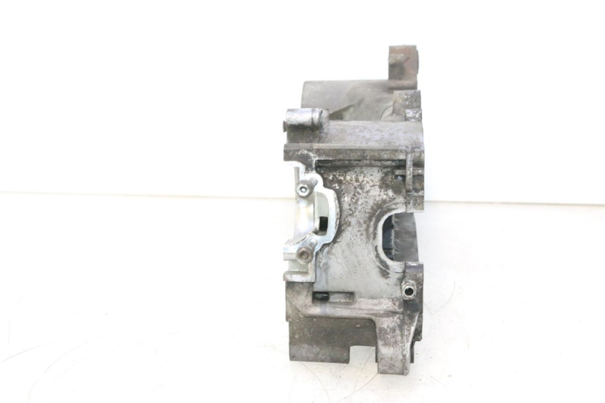 photo de CARTER MOTEUR GAUCHE PIAGGIO VESPA S 2T 50 (2007 - 2014) - Gros plan technique