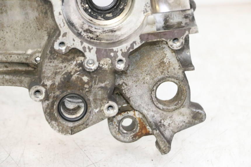 photo de CARTER MOTEUR GAUCHE PEUGEOT VIVACITY NEW 2T 50 (2008 - 2017) - État de surface