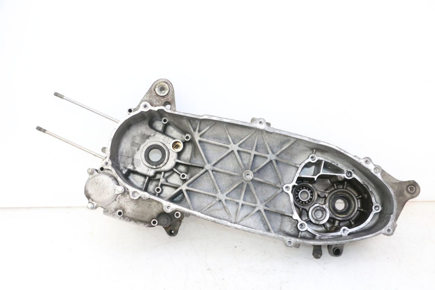 photo de CARTER MOTEUR GAUCHE YAMAHA X-MAX XMAX 125 (2010 - 2013) - Zoom composants