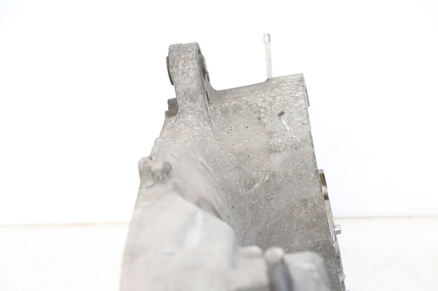 photo de CARTER MOTEUR GAUCHE YAMAHA X-MAX XMAX 125 (2010 - 2013) - Gros plan technique