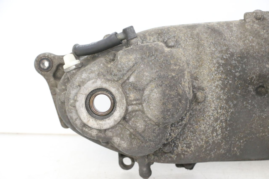 photo de CARTER MOTEUR GAUCHE YAMAHA XMAX X-MAX 125 (2006 - 2009) - Vue rapprochée