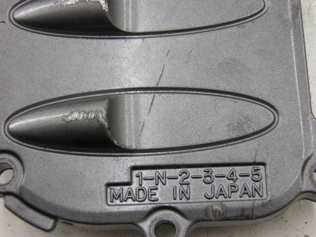 photo de CARTER MOTEUR GAUCHE YAMAHA FJR 1300 (2004 - 2005) - Gros plan technique