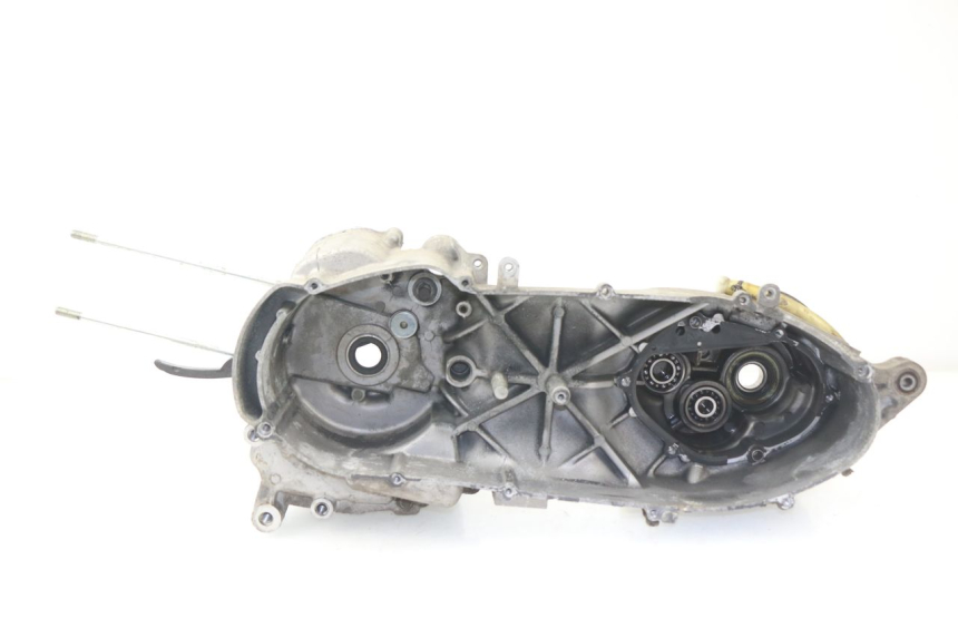 photo de CARTER MOTEUR GAUCHE YAMAHA YP MAJESTY 125 (2002 - 2006) - Vue principale