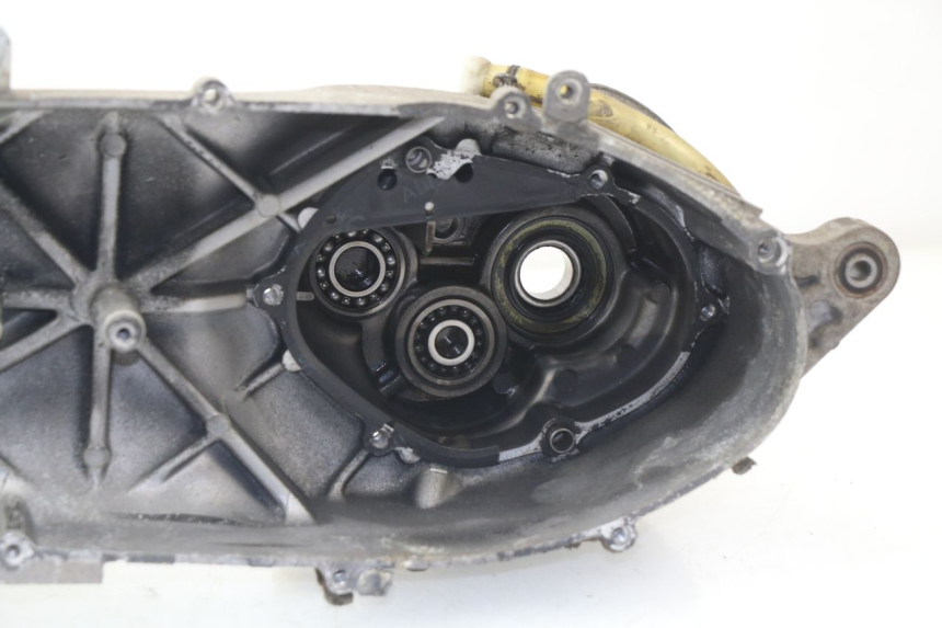 photo de CARTER MOTEUR GAUCHE YAMAHA YP MAJESTY 125 (2002 - 2006) - État de surface