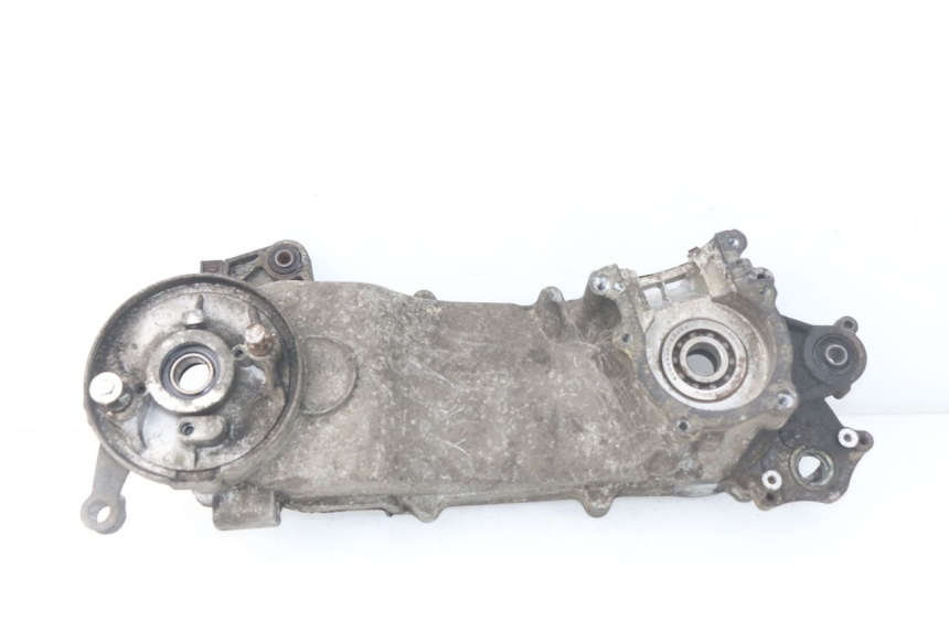 photo de CARTER MOTEUR GAUCHE PEUGEOT ZENITH 50 (1994 - 1999) - Gros plan technique