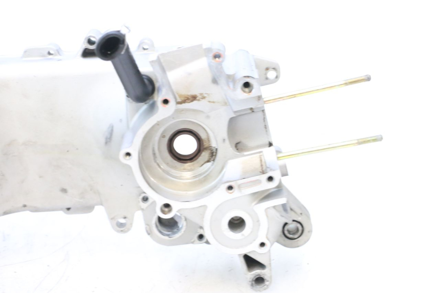 photo de CARTER MOTEUR GAUCHE PIAGGIO ZIP 2T 50 (2009 - 2019) - Vue d’ensemble
